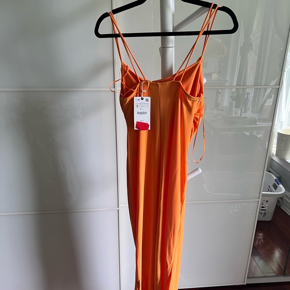 Orange zara dress - Picture 2 of 4